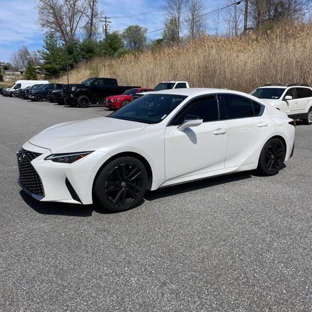 2021 LEXUS IS