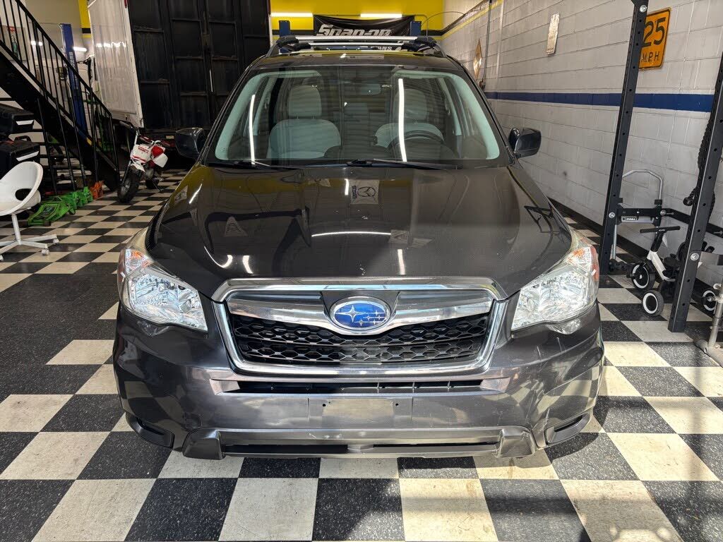 2016 SUBARU Forester