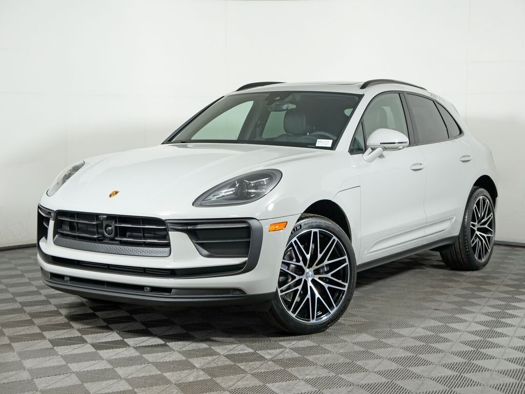 2026 PORSCHE Macan