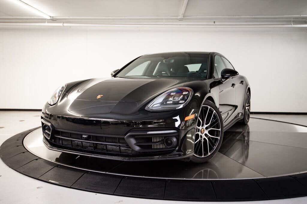 2023 PORSCHE Panamera