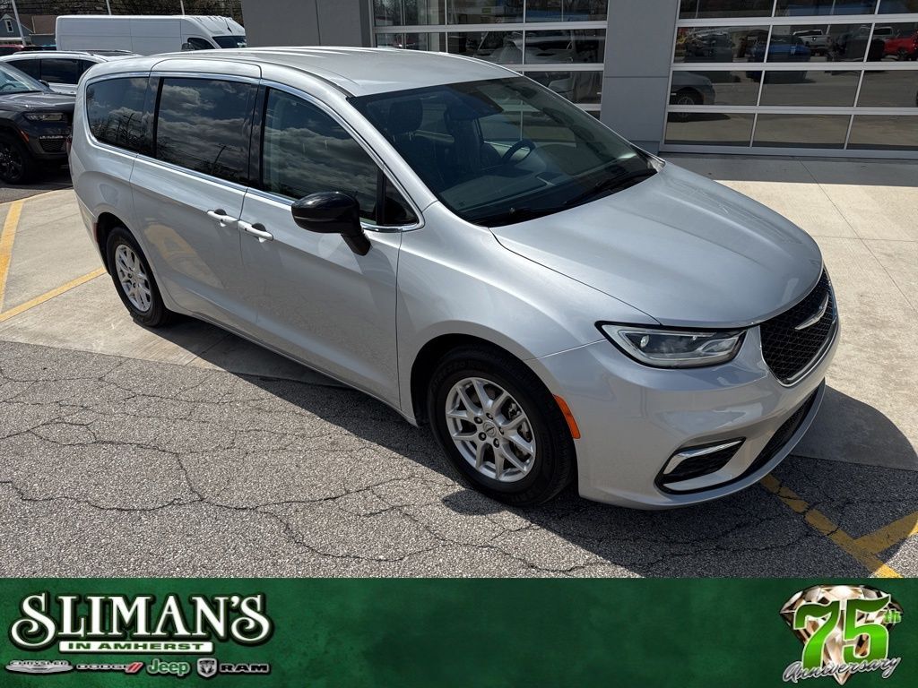 2024 CHRYSLER Pacifica