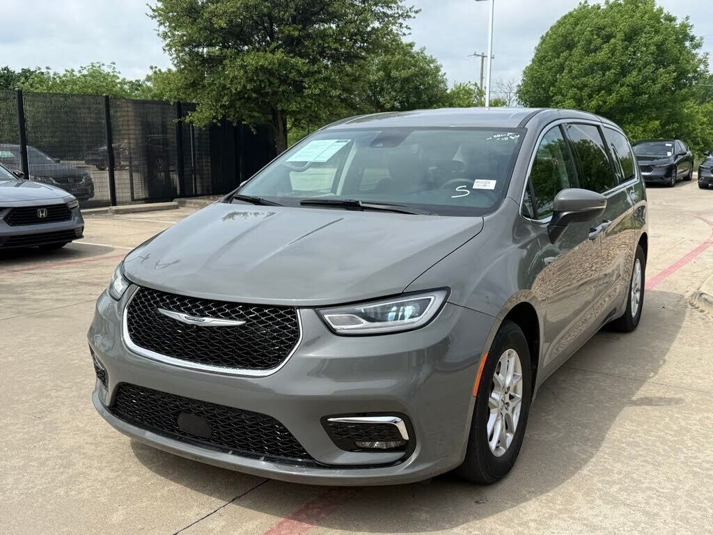 2023 CHRYSLER Pacifica