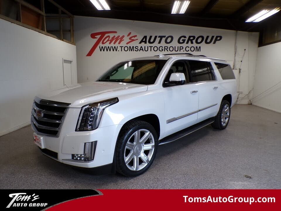 2017 CADILLAC Escalade ESV