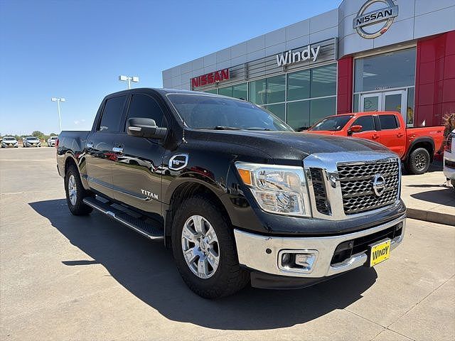2017 NISSAN Titan