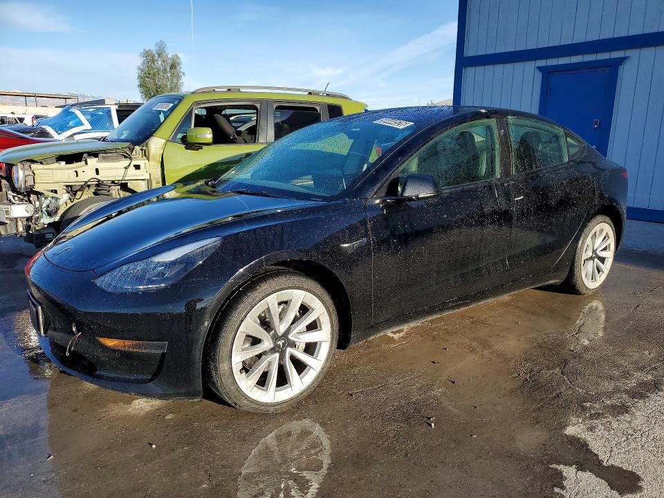 2022 TESLA Model 3