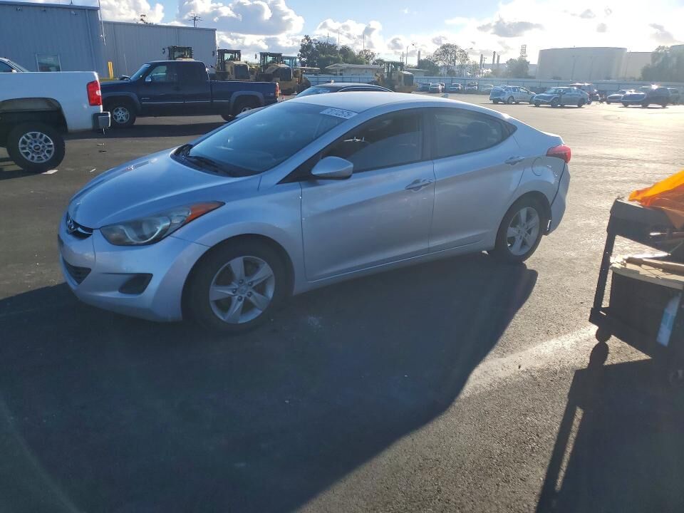 2011 HYUNDAI Elantra