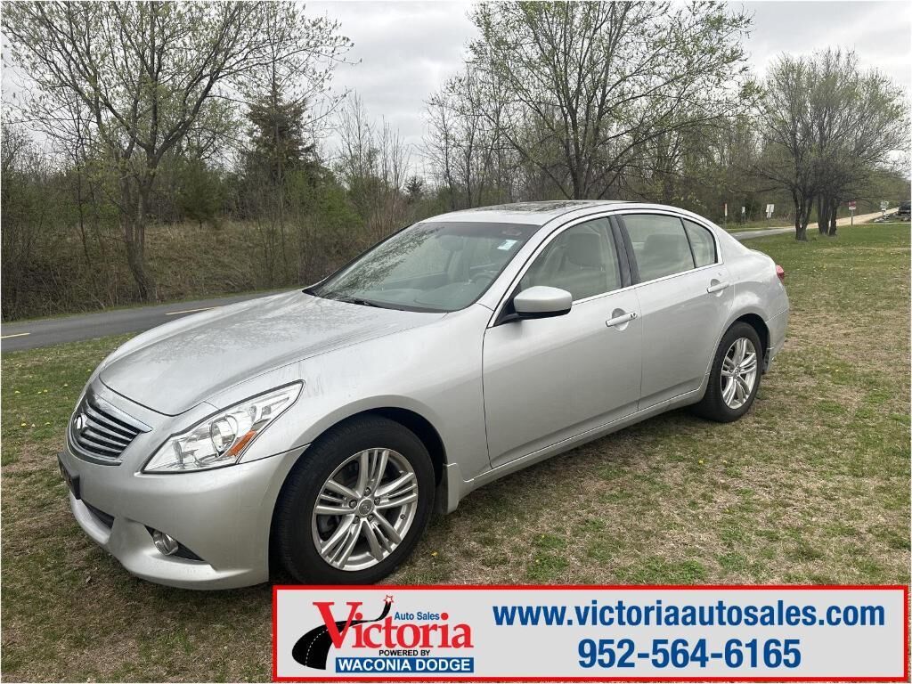 2013 INFINITI G37
