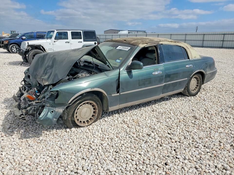 2000 LINCOLN Town Car