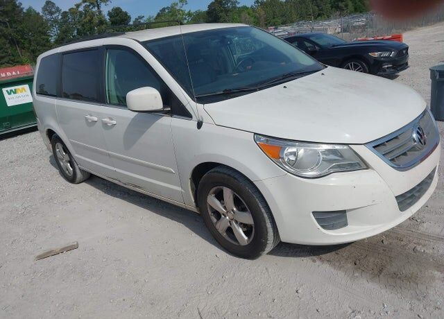 2011 VOLKSWAGEN Routan