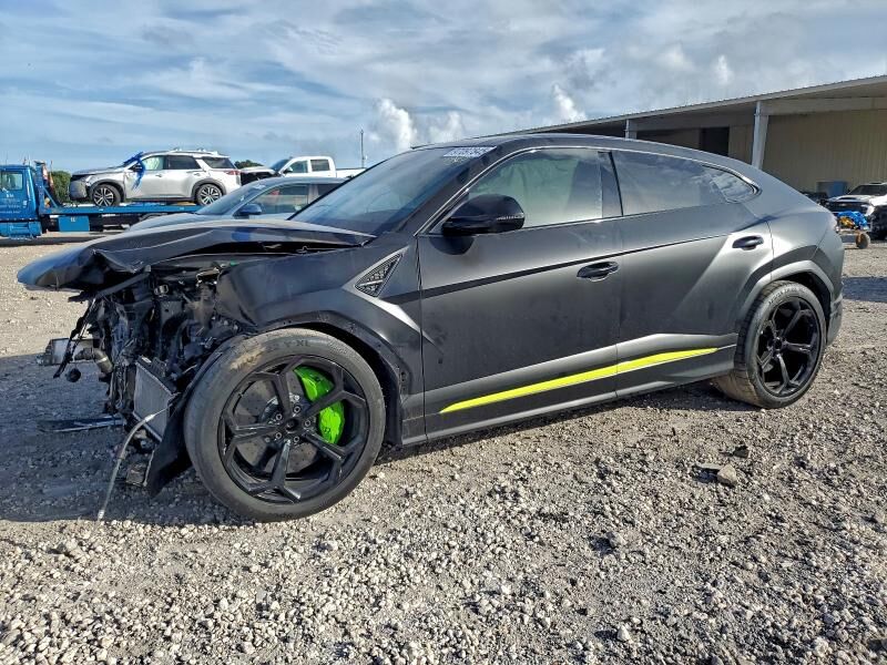 2021 LAMBORGHINI URUS