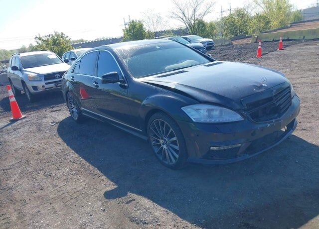 2011 MERCEDES-BENZ S-Class