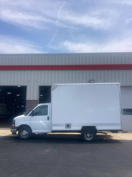 2021 CHEVROLET Express