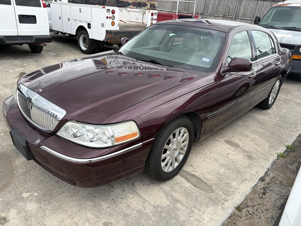 2006 LINCOLN Town Car