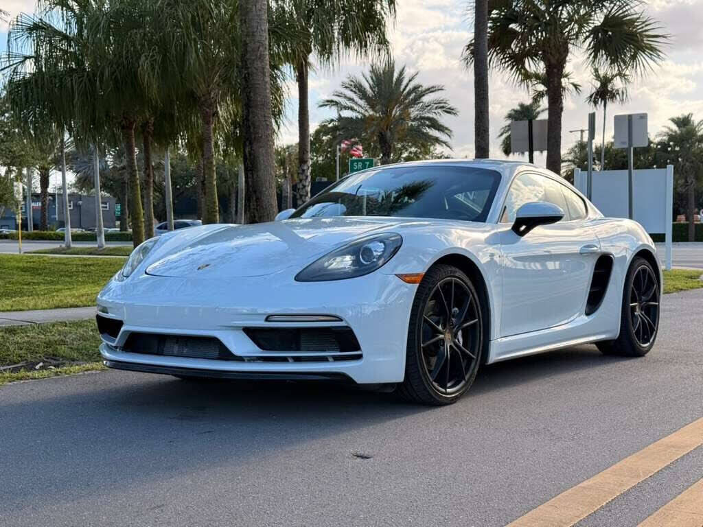 2018 PORSCHE 718