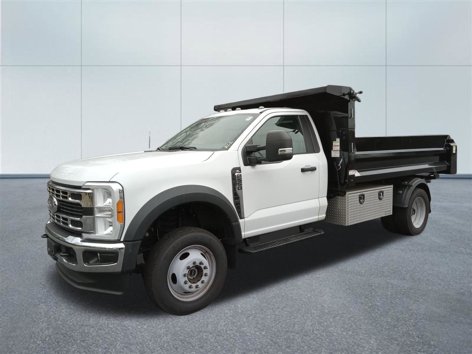 2023 FORD F-550