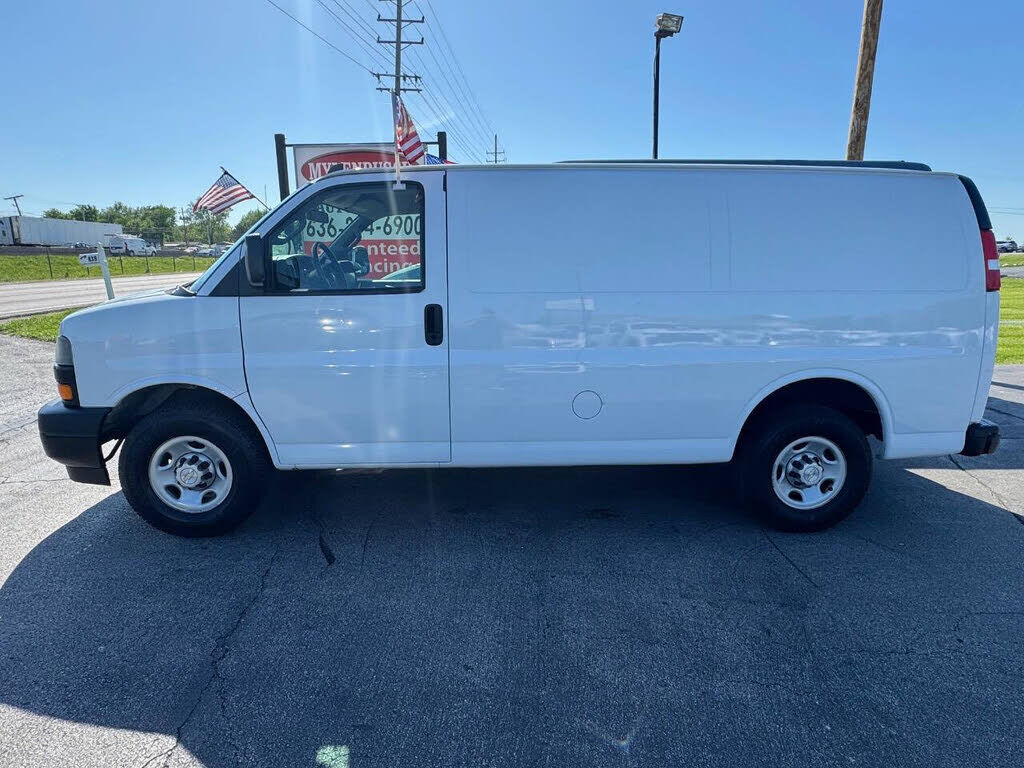 2020 CHEVROLET Express