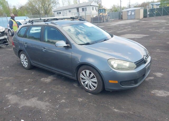 2010 VOLKSWAGEN Jetta Wagon