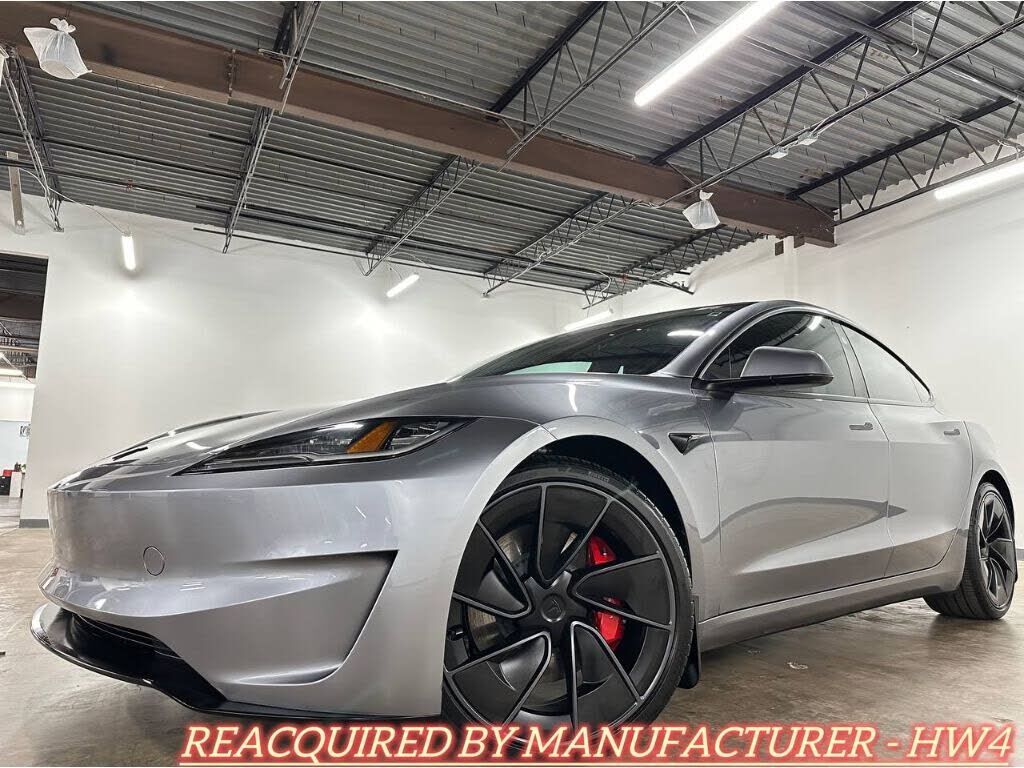 2025 TESLA Model 3