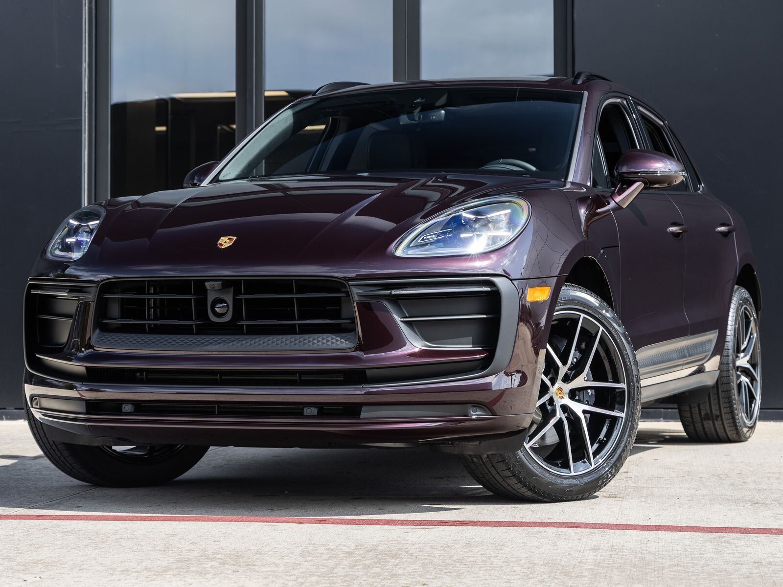 2026 PORSCHE Macan