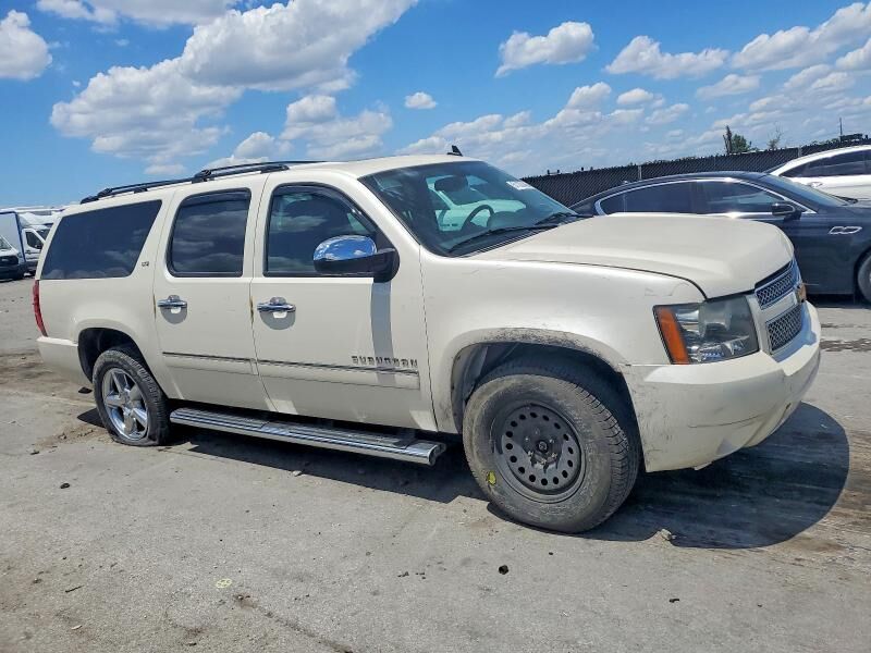 2014 CHEVROLET Suburban