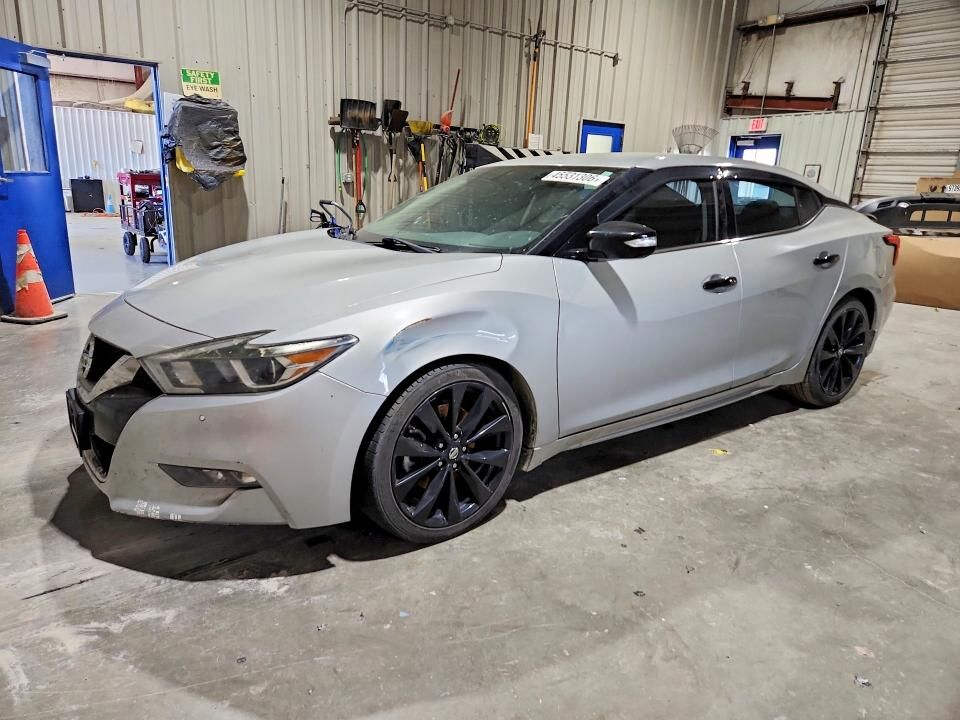2017 NISSAN Maxima
