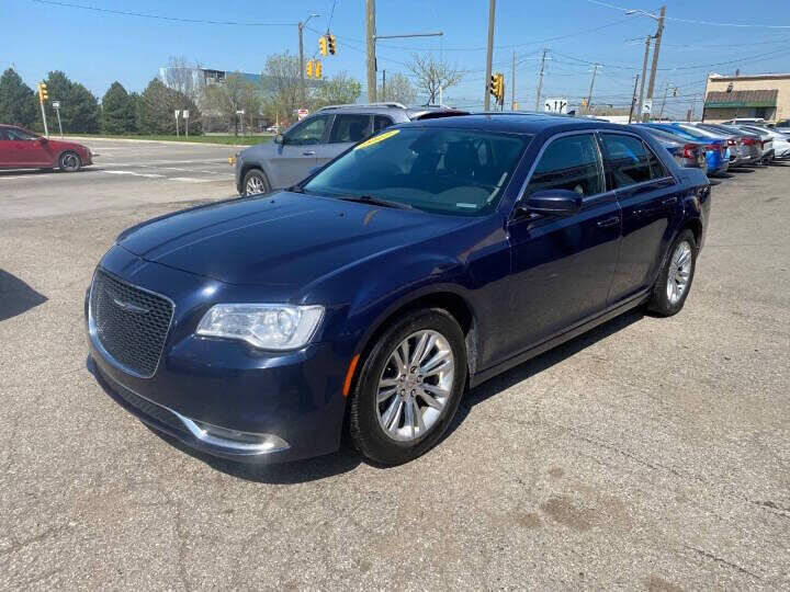 2017 CHRYSLER 300