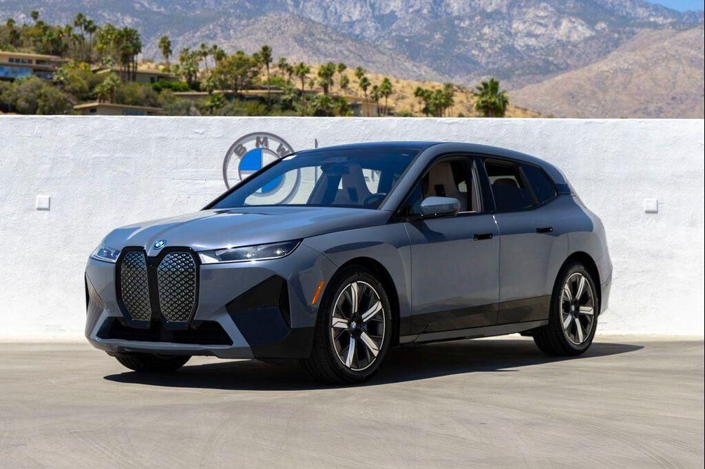 2023 BMW ix