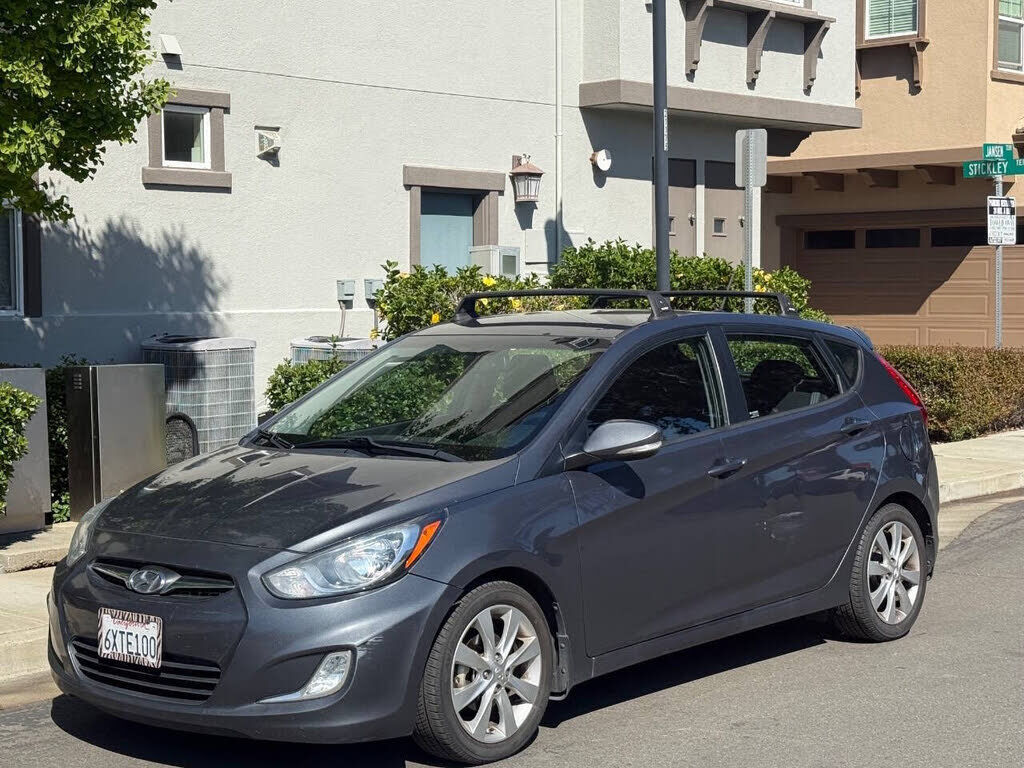 2013 HYUNDAI Accent
