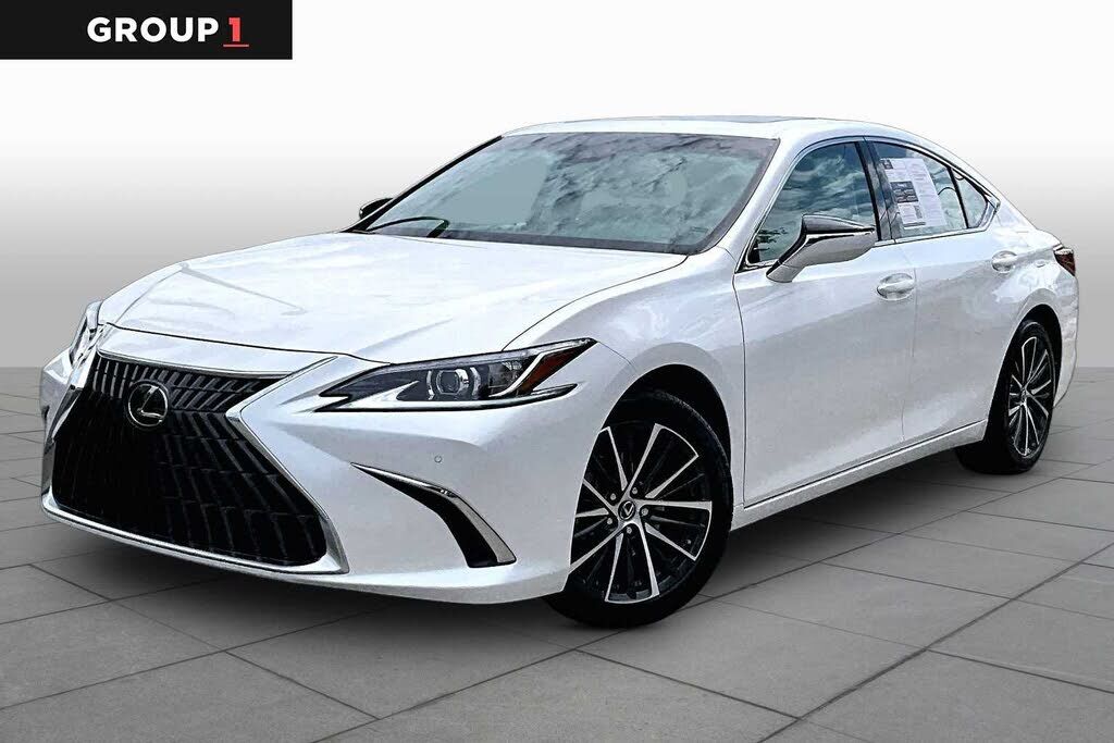 2025 LEXUS ES