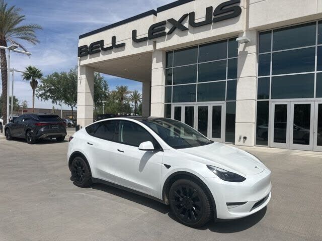 2023 TESLA Model Y