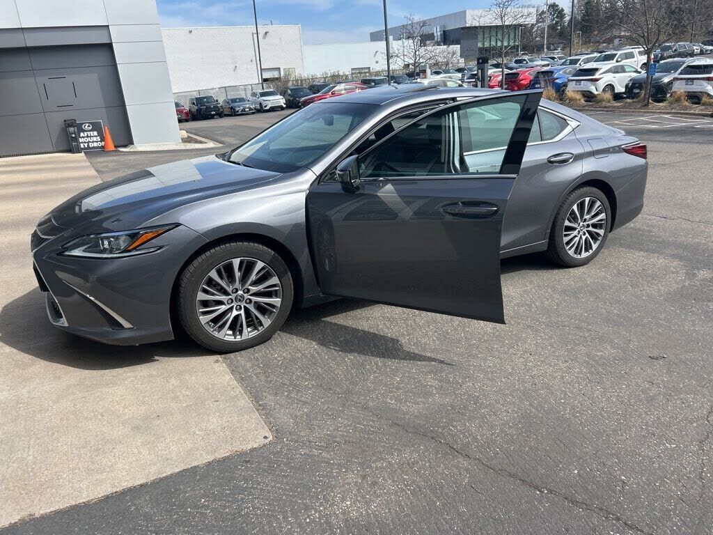 2021 LEXUS ES