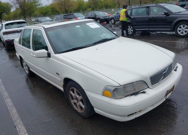 1998 VOLVO S70