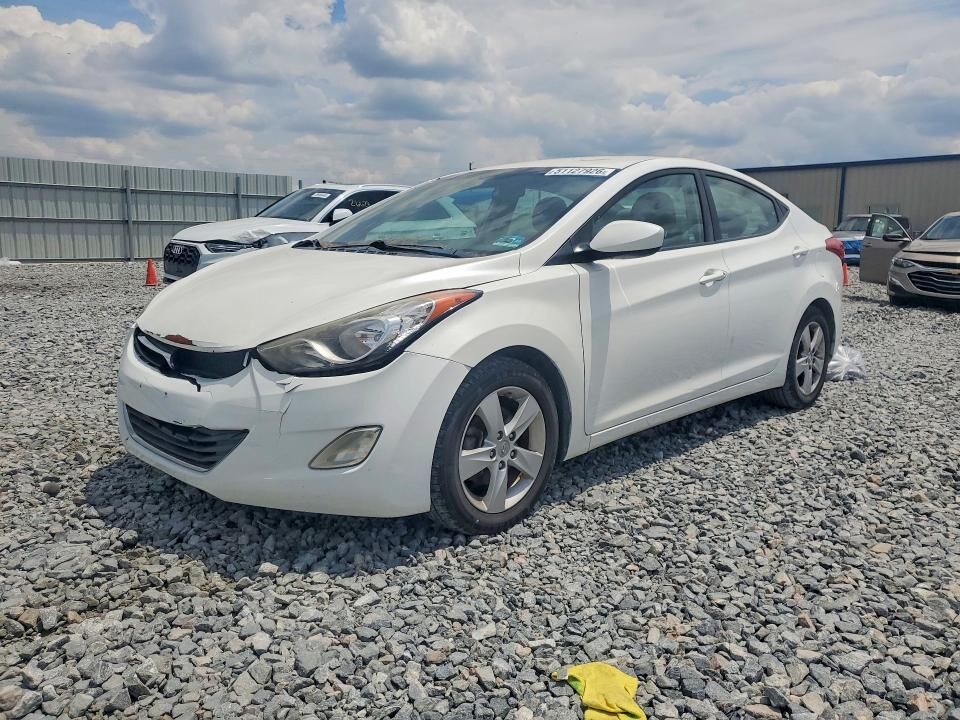 2013 HYUNDAI Elantra