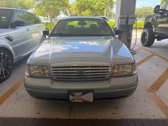 2004 FORD Crown Victoria