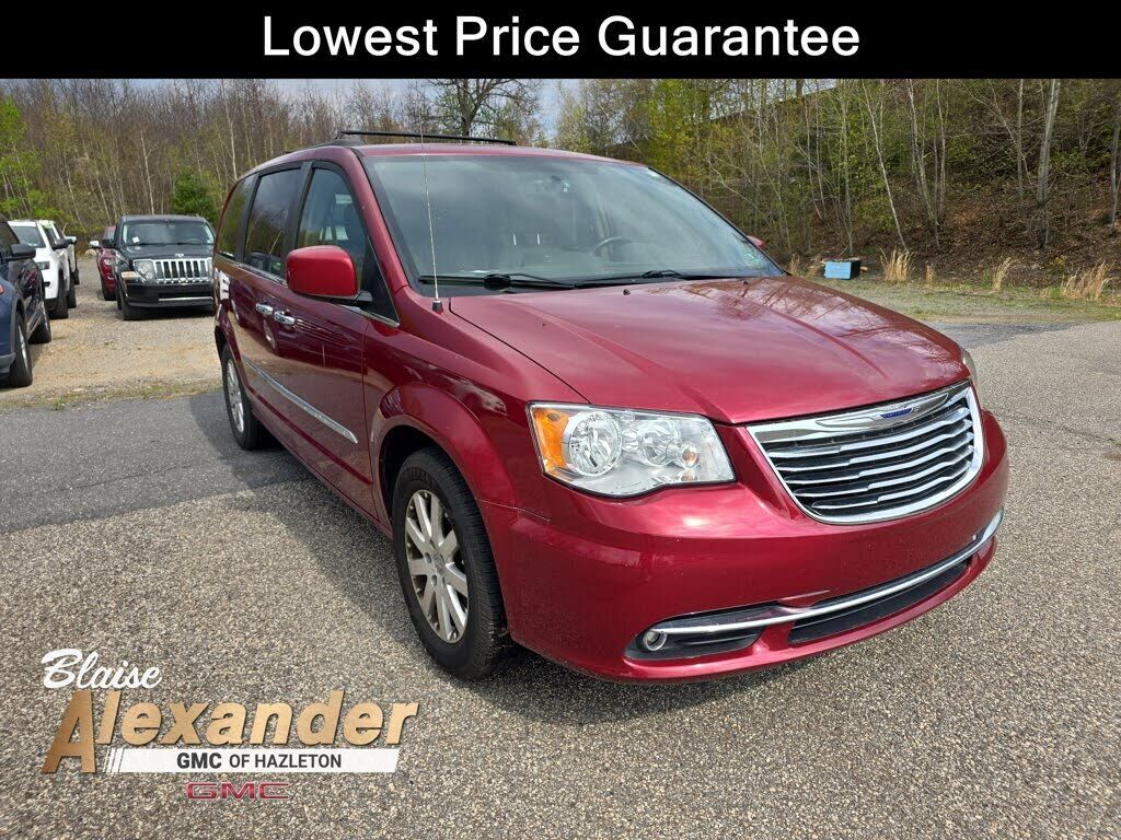 2015 CHRYSLER Town and Country