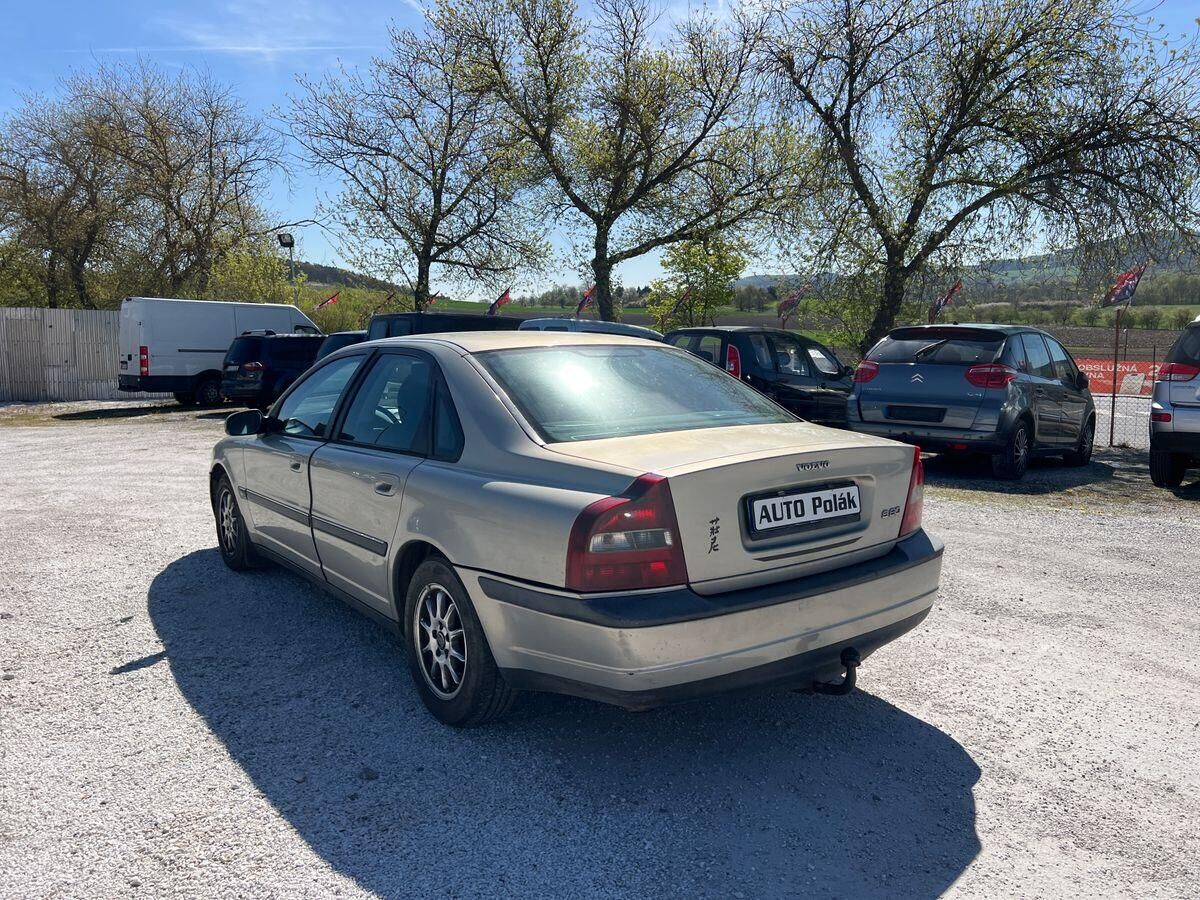 2001 VOLVO S80