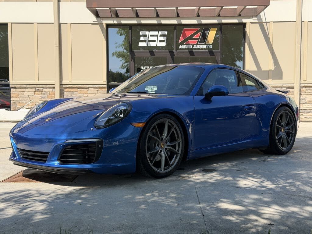 2017 PORSCHE 911
