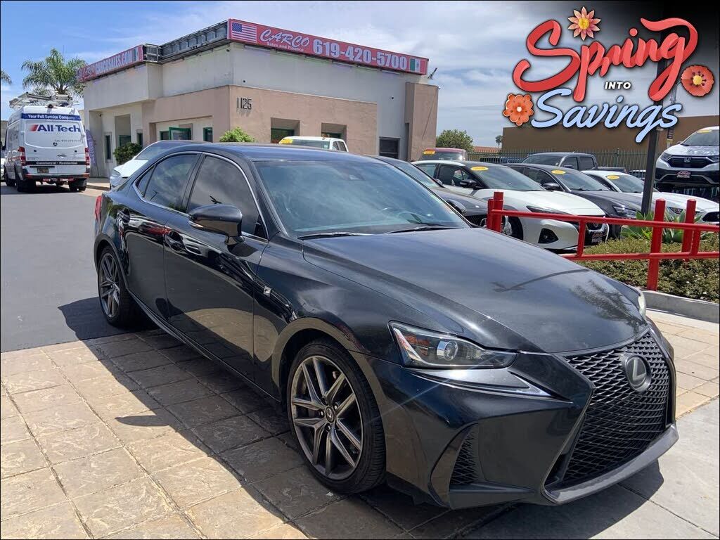 2017 LEXUS IS