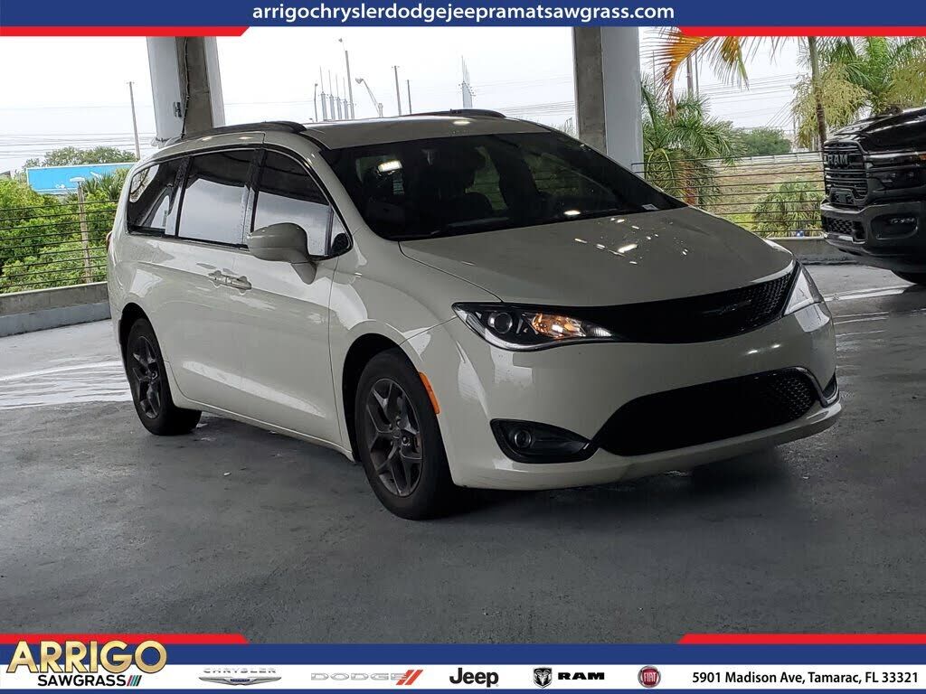 2020 CHRYSLER Pacifica