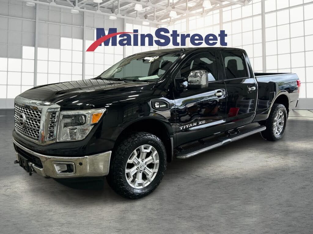2017 NISSAN Titan