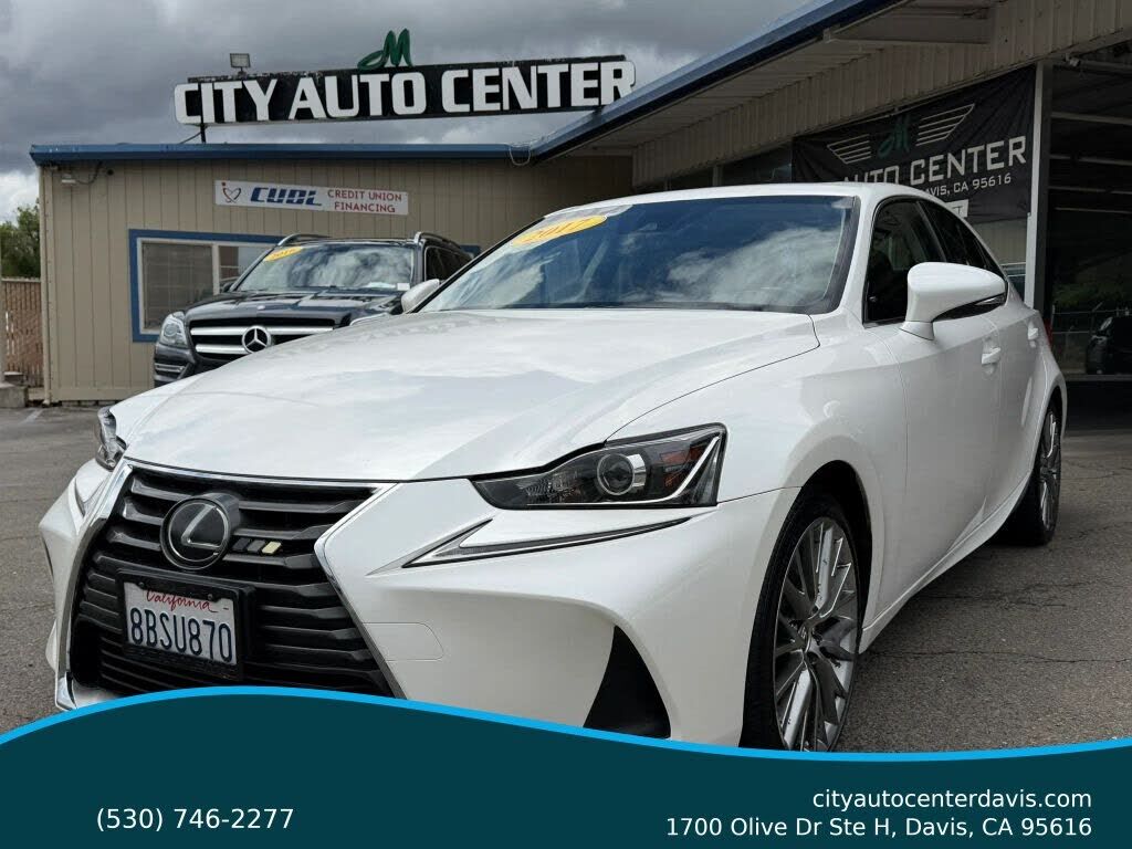 2017 LEXUS IS