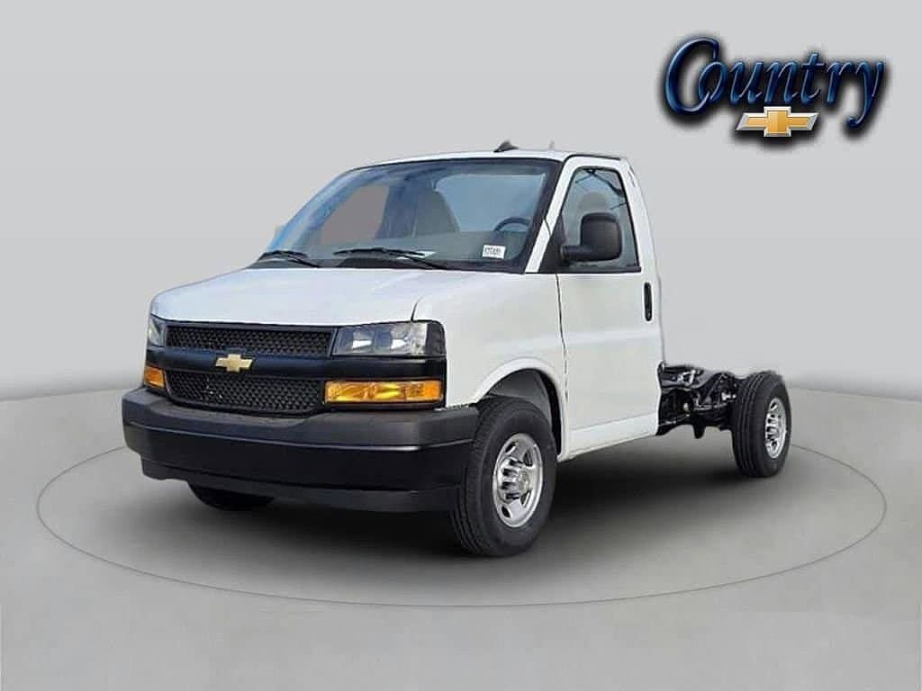 2026 CHEVROLET Express