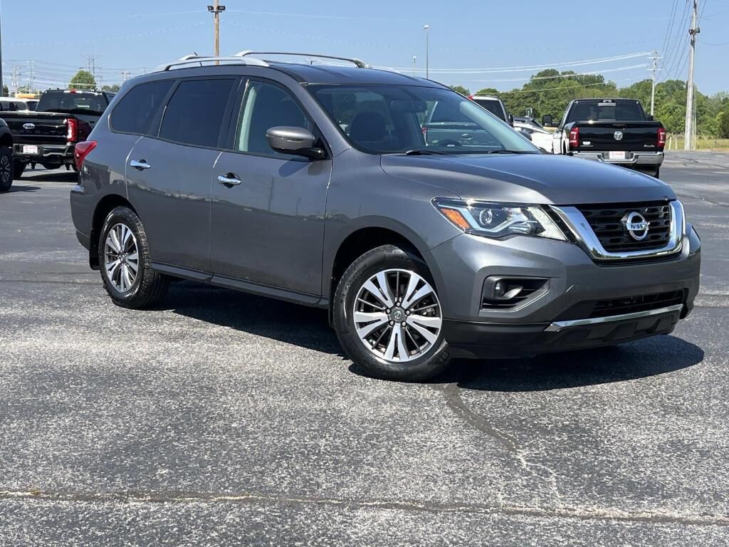 2017 NISSAN Pathfinder