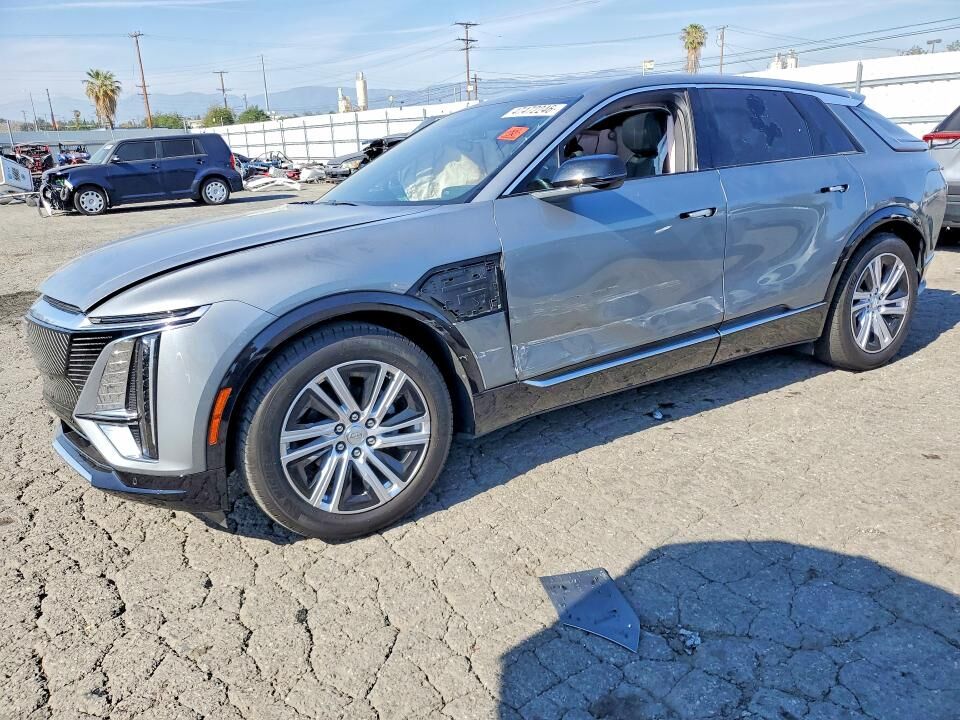 2024 CADILLAC Lyriq