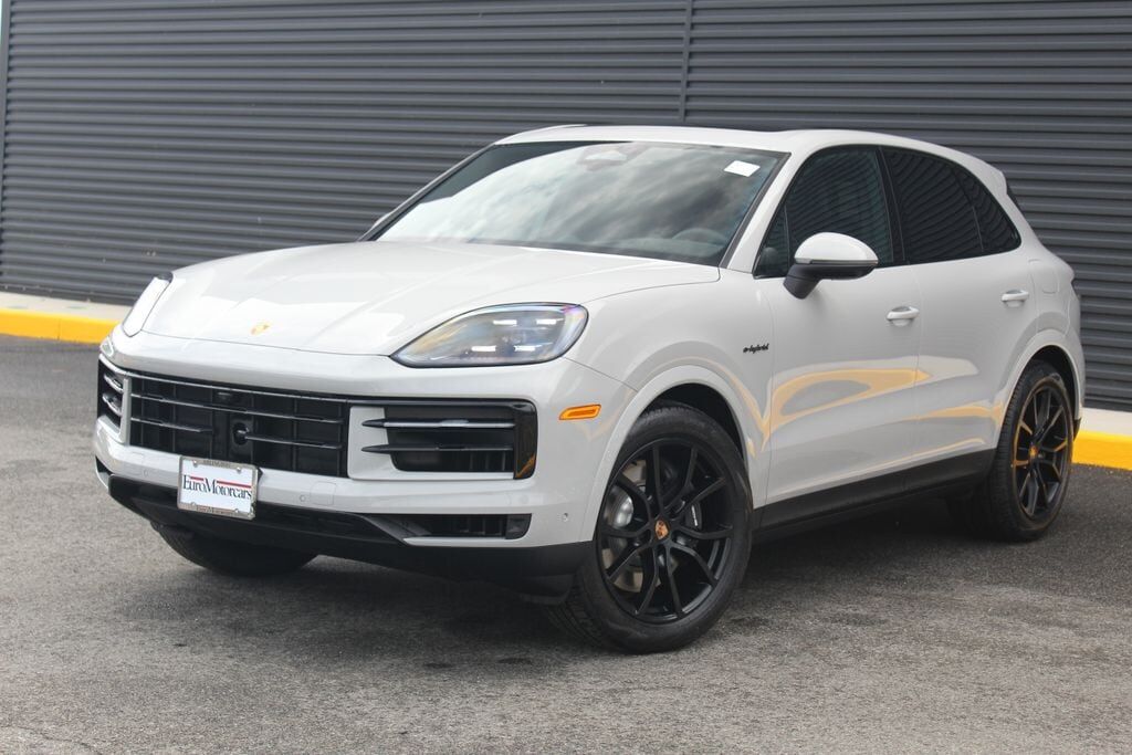 2026 PORSCHE Cayenne