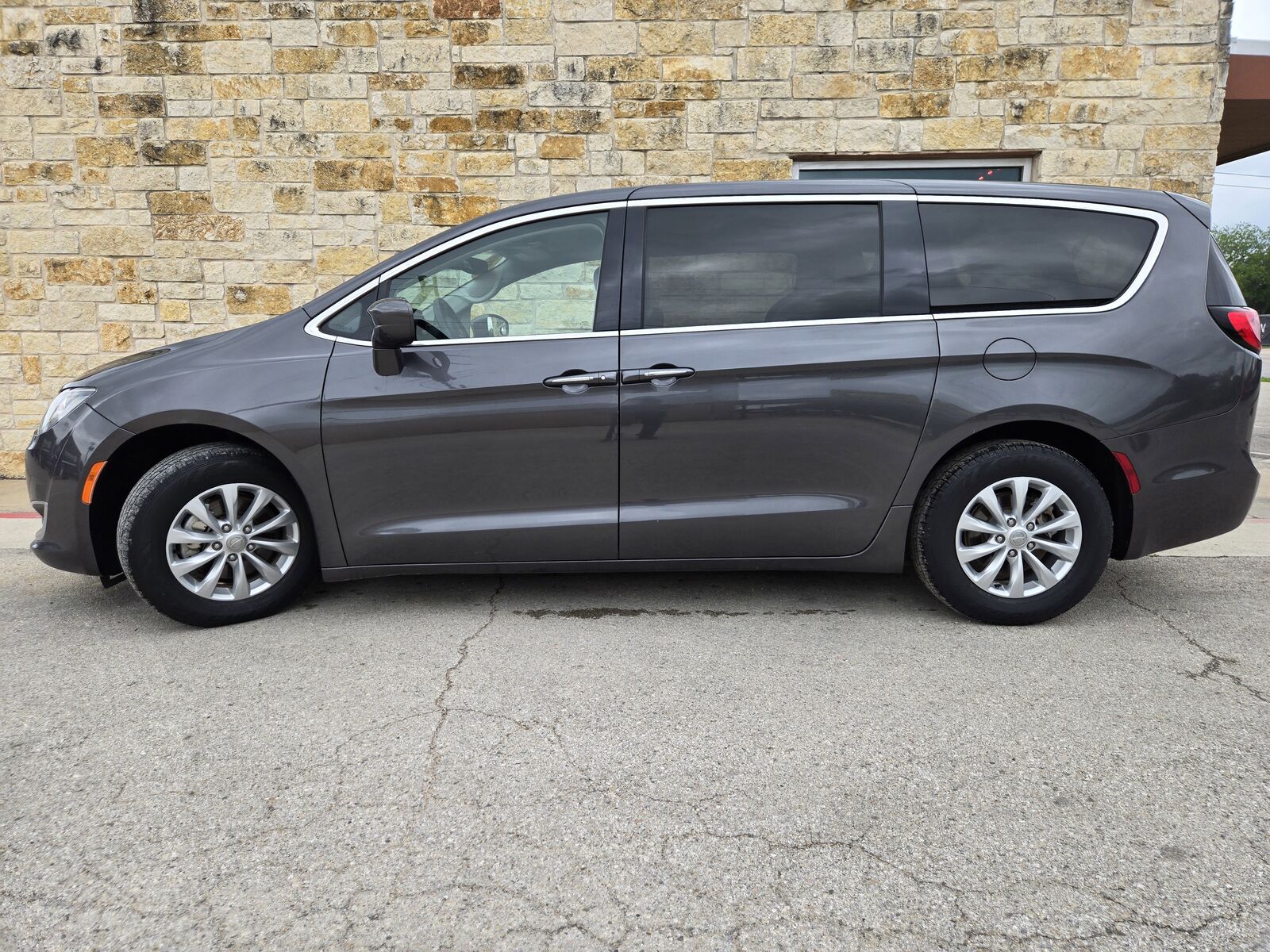 2019 CHRYSLER Pacifica