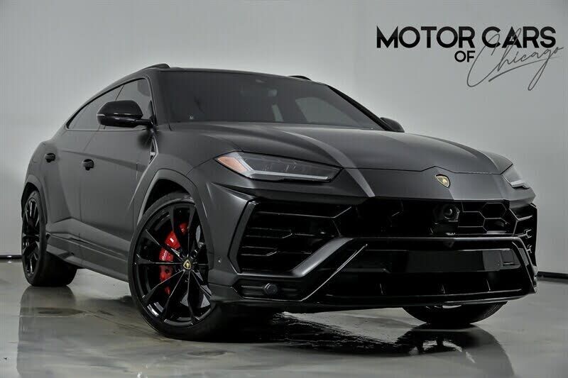 2022 LAMBORGHINI URUS
