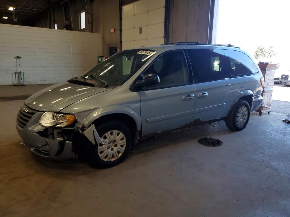 2005 CHRYSLER Town and Country