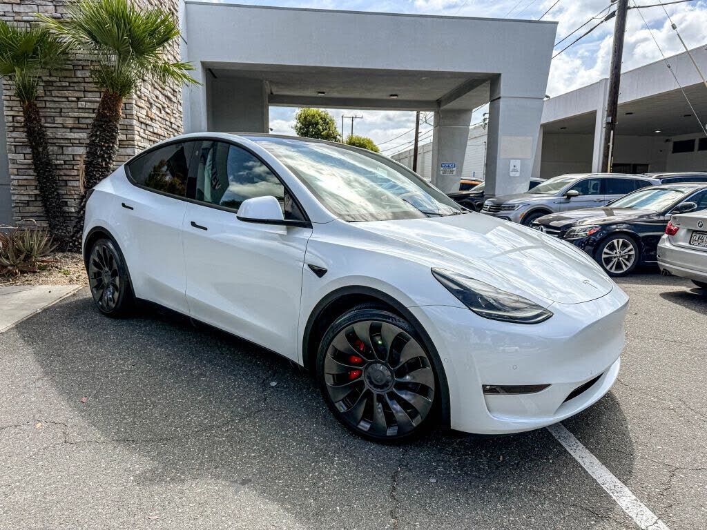 2022 TESLA Model Y