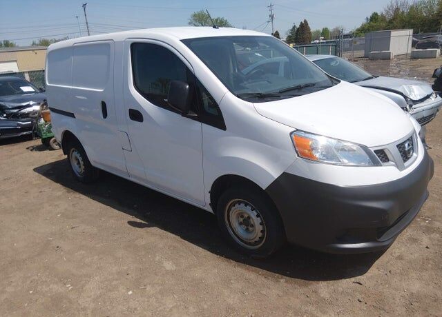 2016 NISSAN NV200